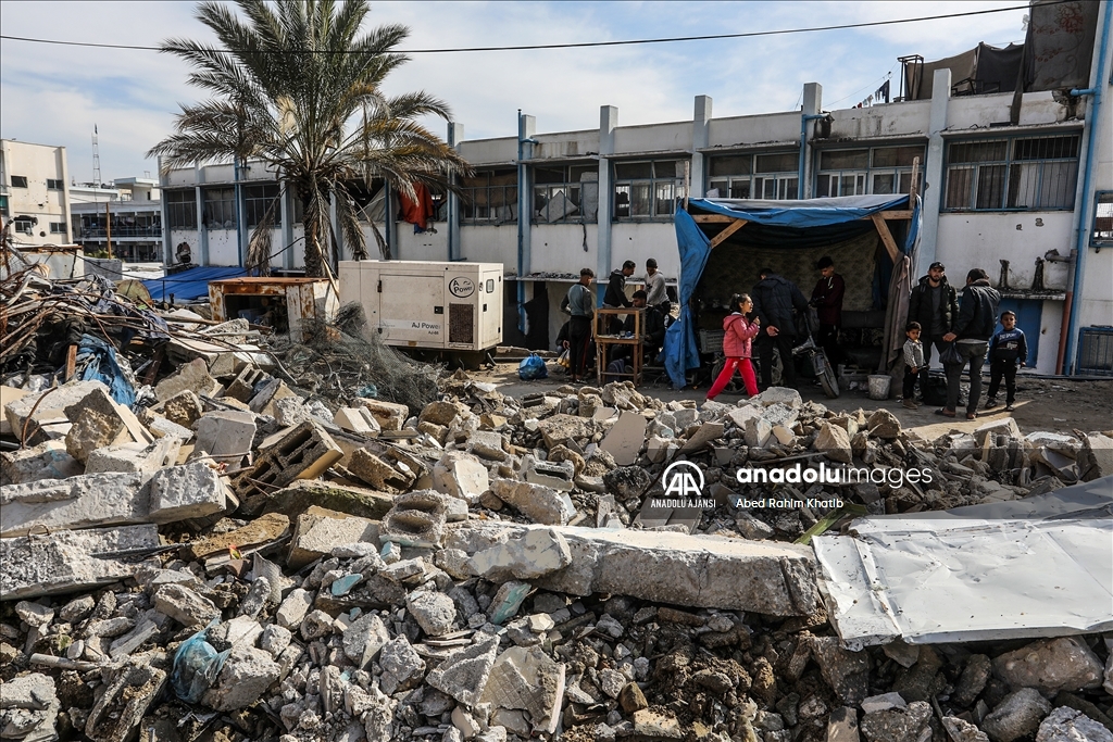 İsrail saldırılarında büyük yıkıma uğrayan Gazze'de günlük yaşam
