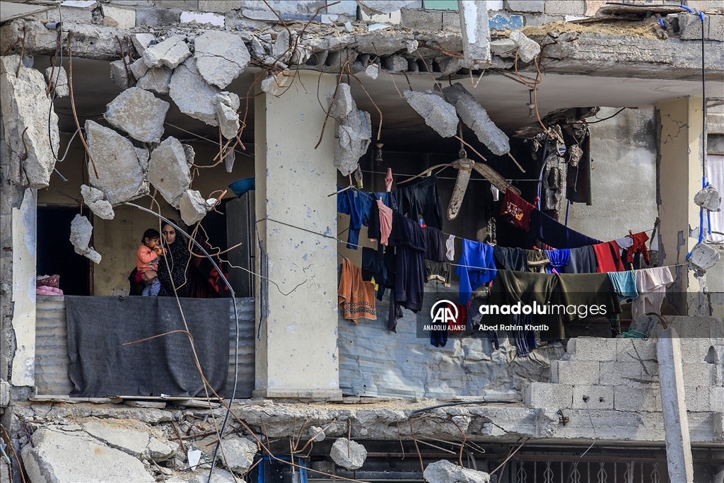 İsrail saldırılarında büyük yıkıma uğrayan Gazze'de günlük yaşam