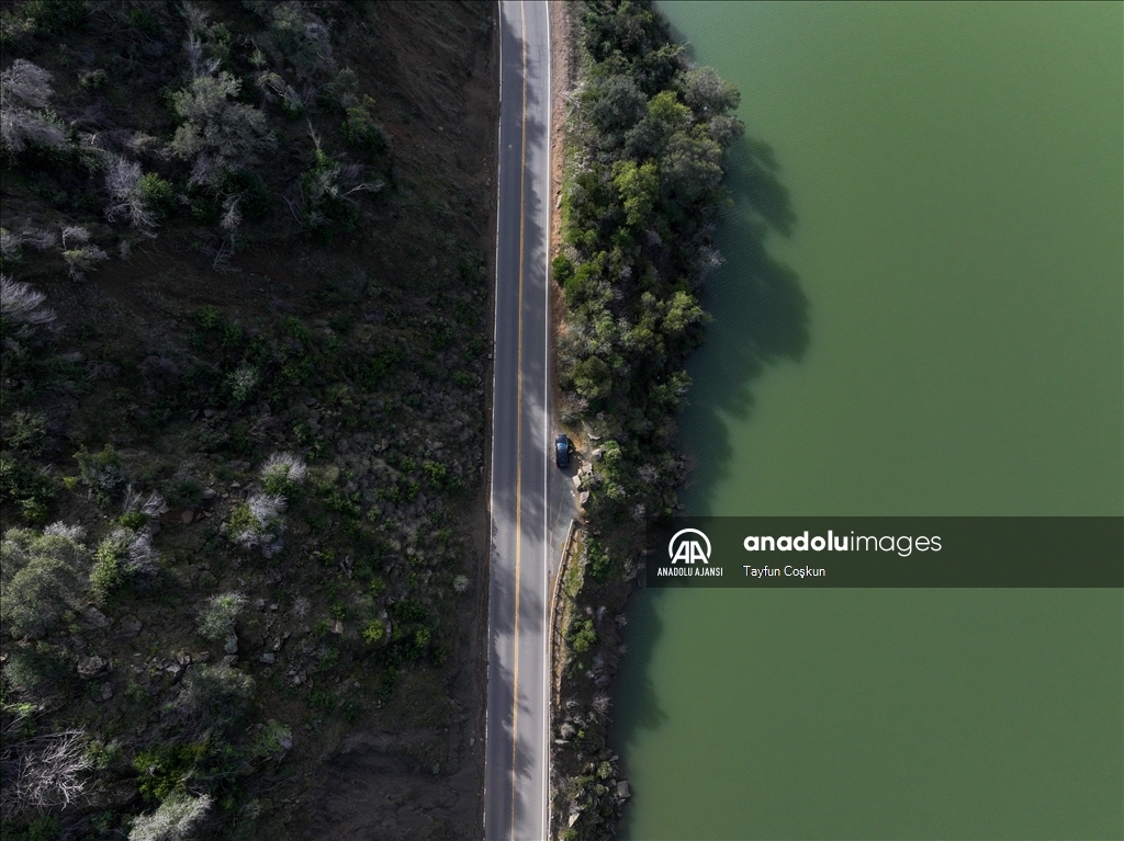 California'da Monticello Barajı'ndaki bulunan "Glory Hole"