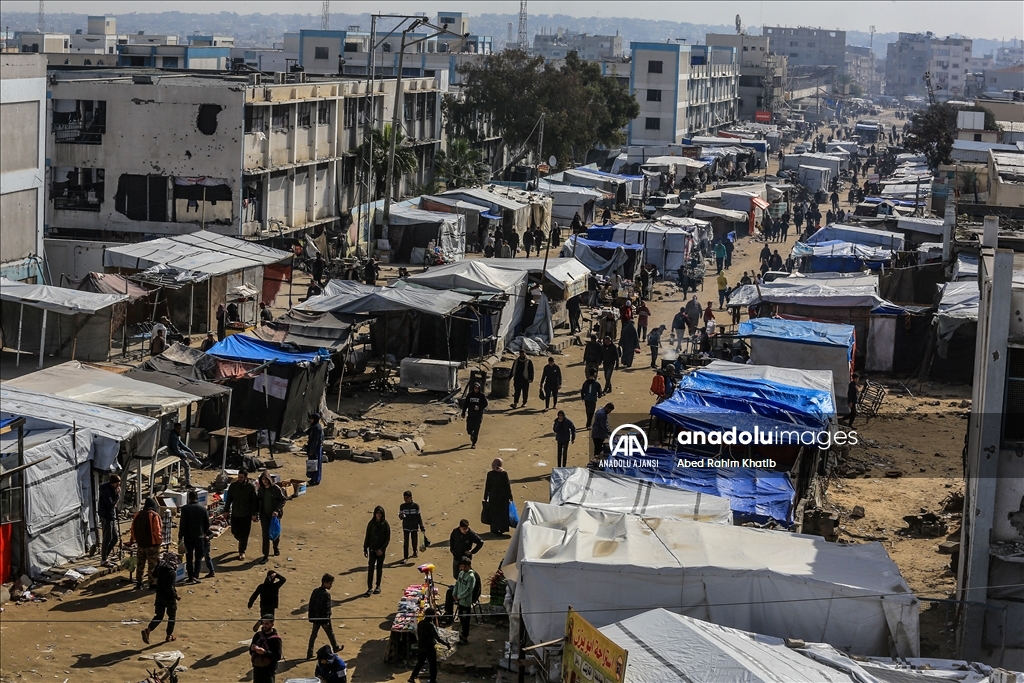 İsrail saldırılarında büyük yıkıma uğrayan Gazze'de günlük yaşam