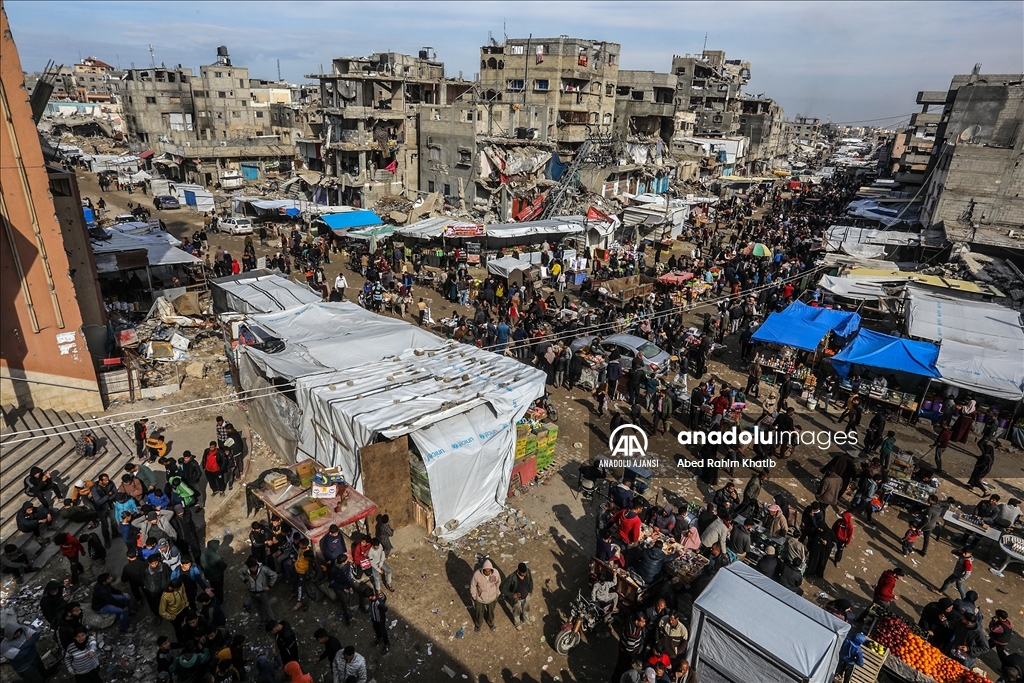 İsrail saldırılarında büyük yıkıma uğrayan Gazze'de günlük yaşam