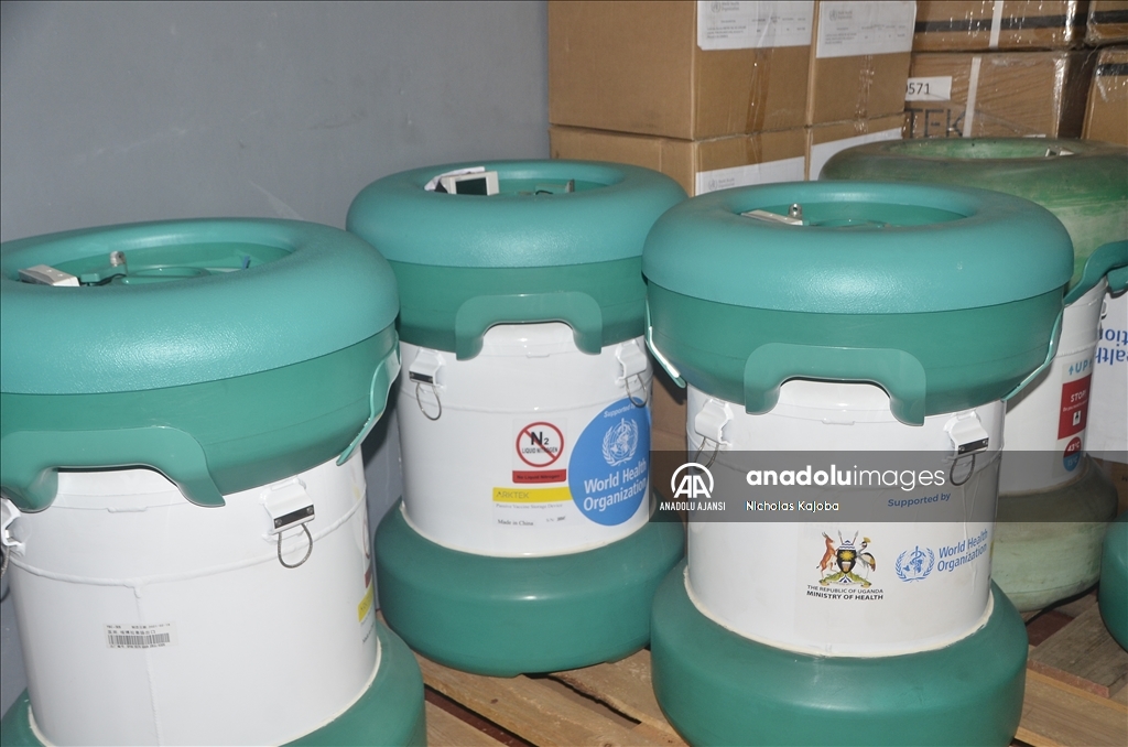 Uganda'da sağlık çalışanları, Ebola aşısı uygulama eğitimi aldı