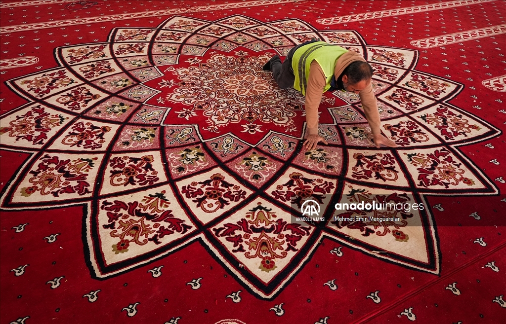 650 yıllık İsa Bey Camisi ilk teravihte yeniden cemaatiyle buluşacak