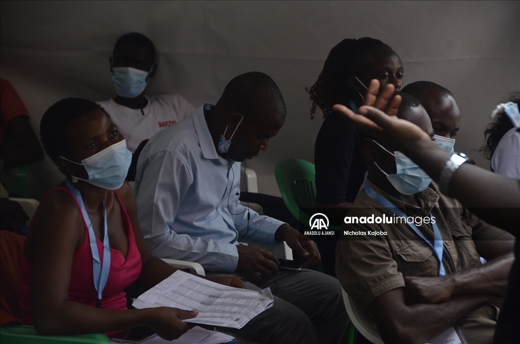 Uganda'da sağlık çalışanları, Ebola aşısı uygulama eğitimi aldı