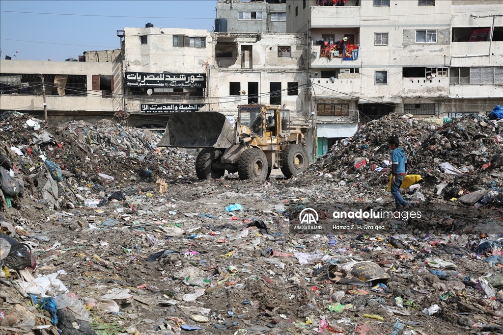 Gazze'deki çöp yığınları Filistinlilerin hayatını tehdit ediyor