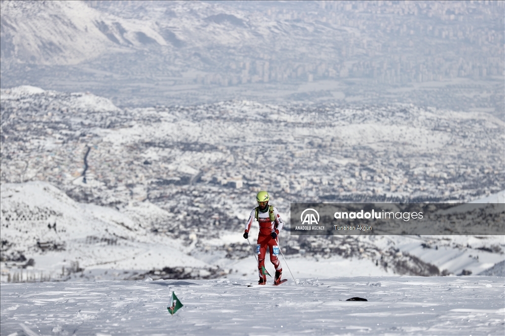 Turkiye Mountain Skiing Championships held in Mount Erciyes of Kayseri