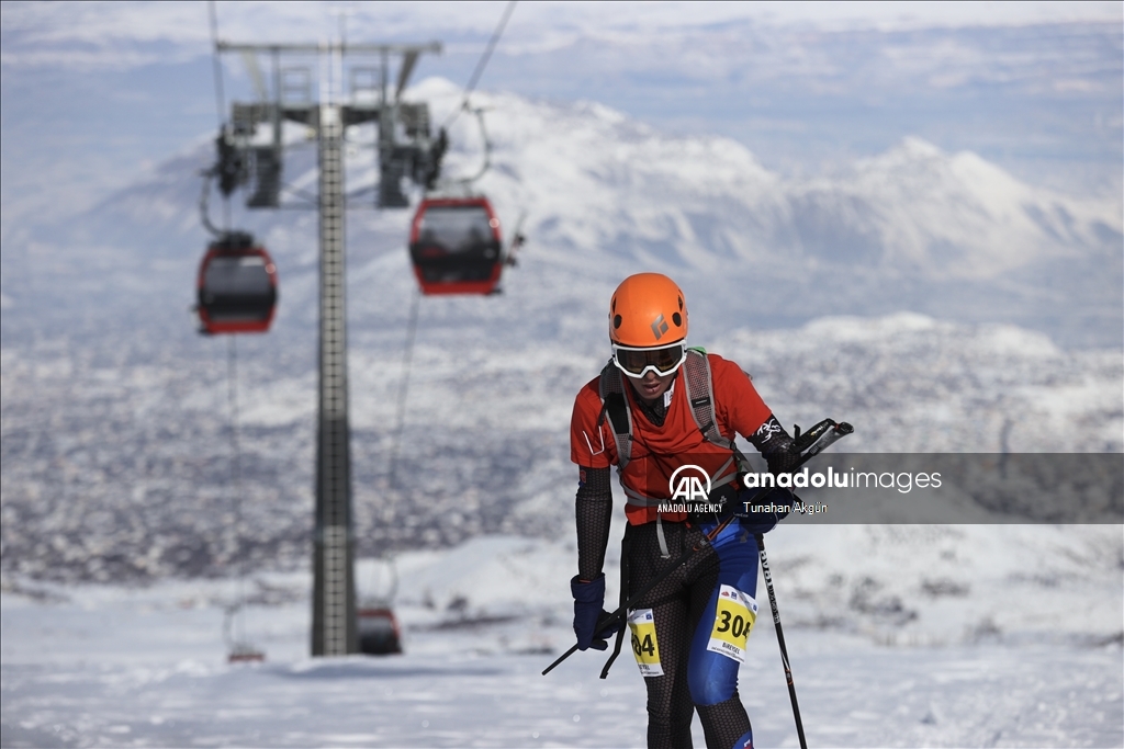 Turkiye Mountain Skiing Championships held in Mount Erciyes of Kayseri