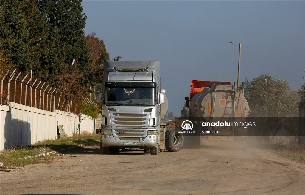 Gazze'nin tek elektrik santraline yakıt tedarik edilmeye başlandı