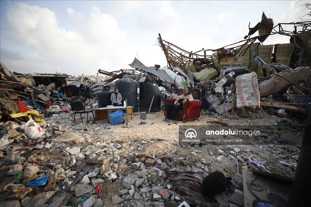 İsrail saldırılarında büyük yıkıma uğrayan Gazze'nin Cibalya Kampı'nda günlük yaşam