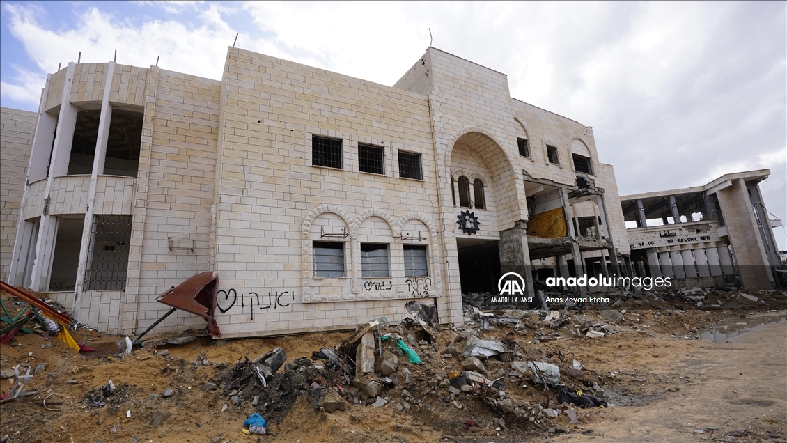 Gazze'deki işitme engellilere hizmet veren vakfın binası, İsrail saldırılarıyla ağır hasar gördü