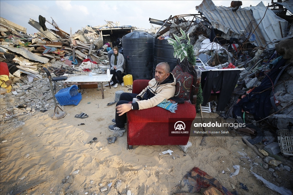 İsrail saldırılarında büyük yıkıma uğrayan Gazze'nin Cibalya Kampı'nda günlük yaşam
