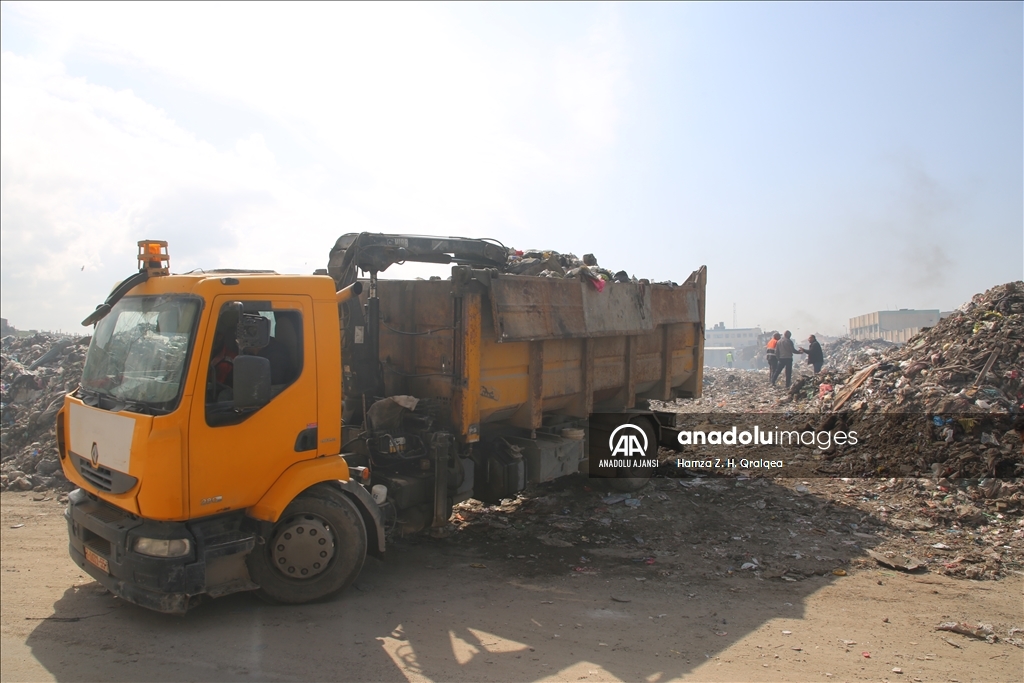 Gazze'deki çöp yığınları Filistinlilerin hayatını tehdit ediyor