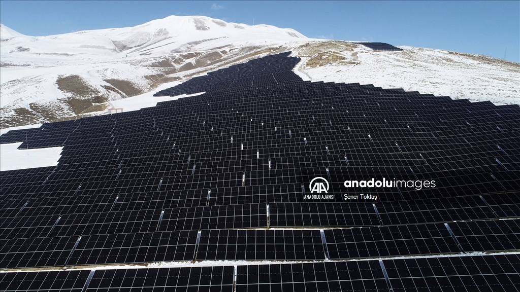 Bitlis'te rüzgar ve güneş enerjisi santrali sayısı artıyor