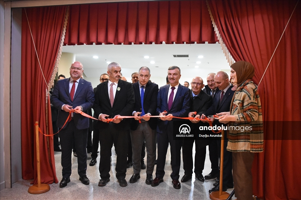 Trabzon'da "Baş Tacı Dünya Mirası" sergisi sanatseverlerin beğenisine sunuldu