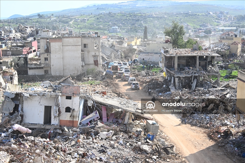 Lübnan ordusu ülkenin güneyinde İsrail'in çekildiği beldelere konuşlanıyor
