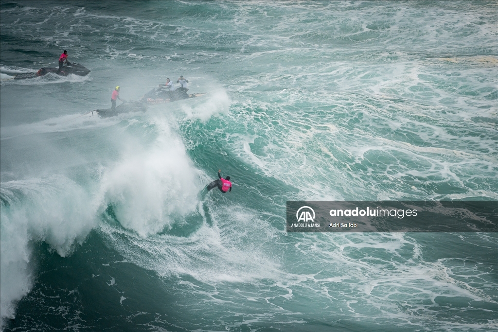 Tudor Nazare Büyük Dalga Yarışması
