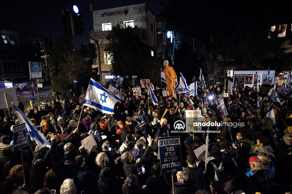 İsrailliler, Hamas ile İsrail arasındaki takas sürecinin devam etmesi talebiyle gösteri düzenledi