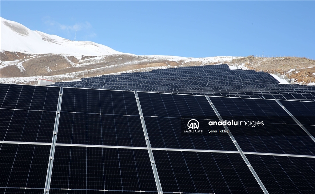 Bitlis'te rüzgar ve güneş enerjisi santrali sayısı artıyor