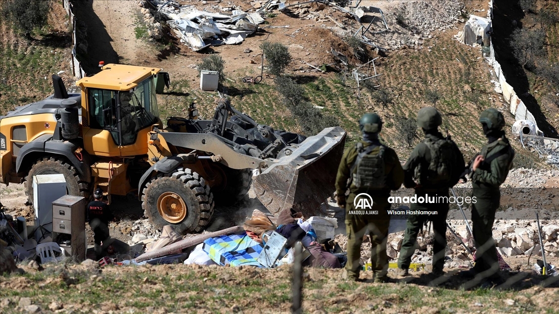 İsrail ordusu işgal altındaki El Halil'de Filistinlilere ait altı evi yıktı