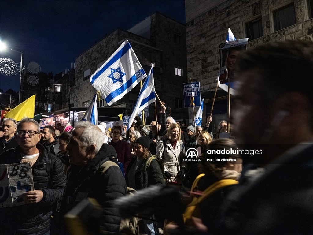 İsrailliler, Hamas ile İsrail arasındaki takas sürecinin devam etmesi talebiyle gösteri düzenledi