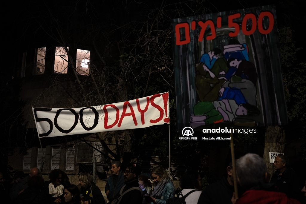 İsrailliler, Hamas ile İsrail arasındaki takas sürecinin devam etmesi talebiyle gösteri düzenledi