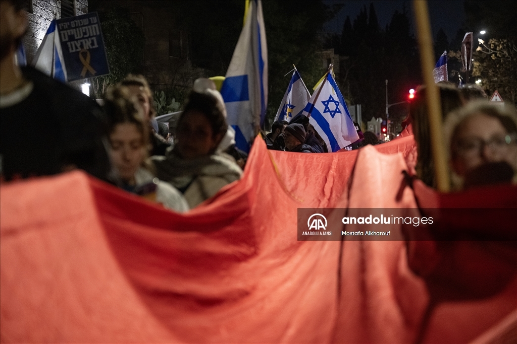 İsrailliler, Hamas ile İsrail arasındaki takas sürecinin devam etmesi talebiyle gösteri düzenledi