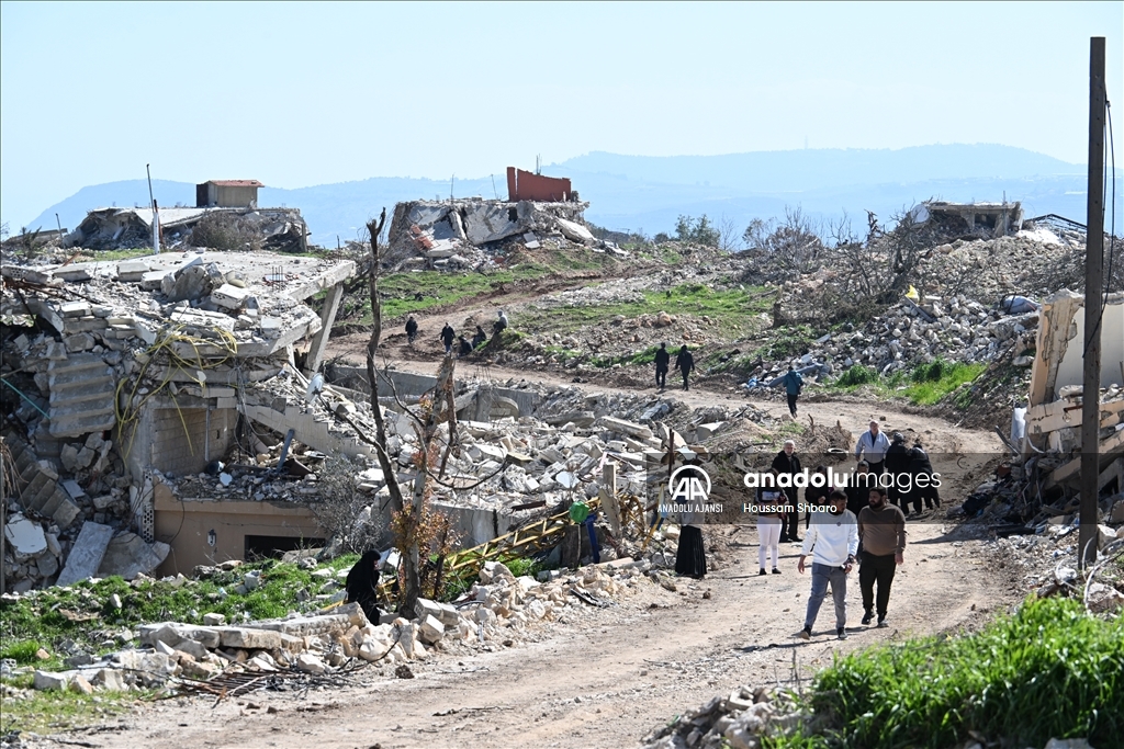 Lübnan ordusu ülkenin güneyinde İsrail'in çekildiği beldelere konuşlanıyor