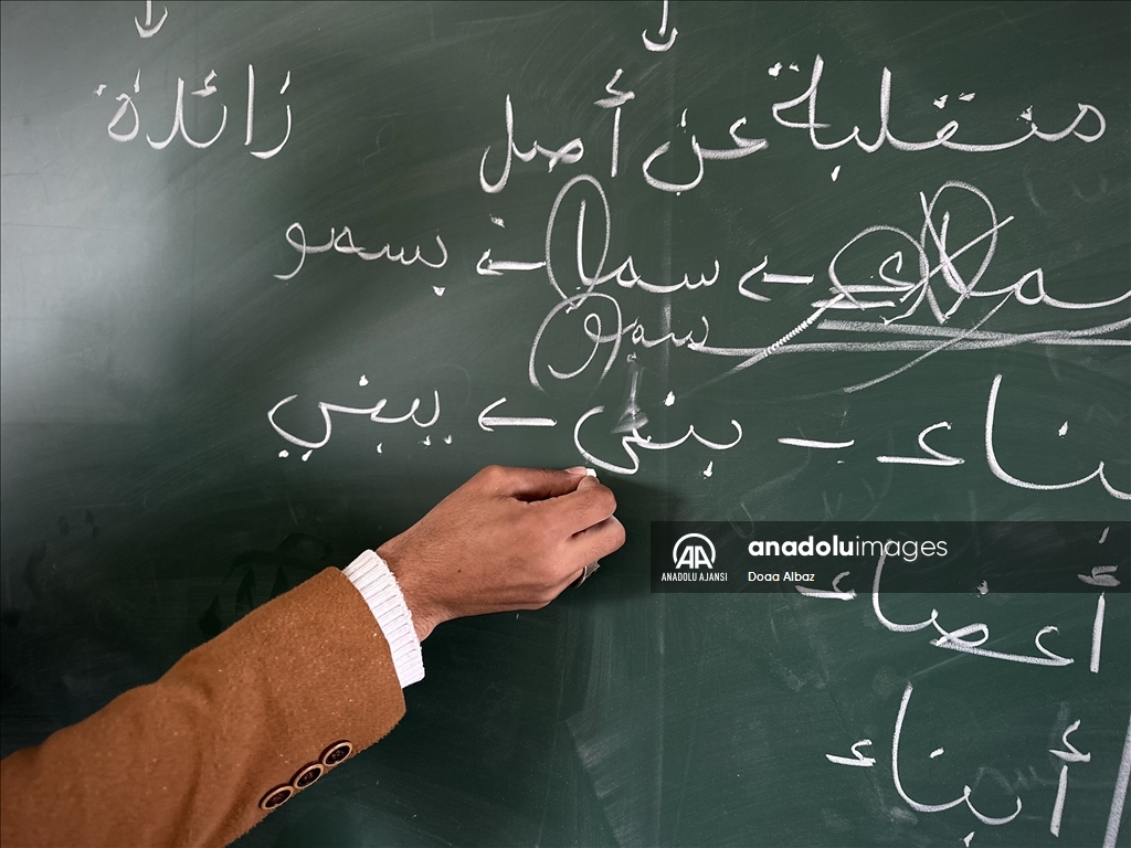 Gazze'de yaklaşık bir buçuk yıl ardan sonra eğitime dönüş