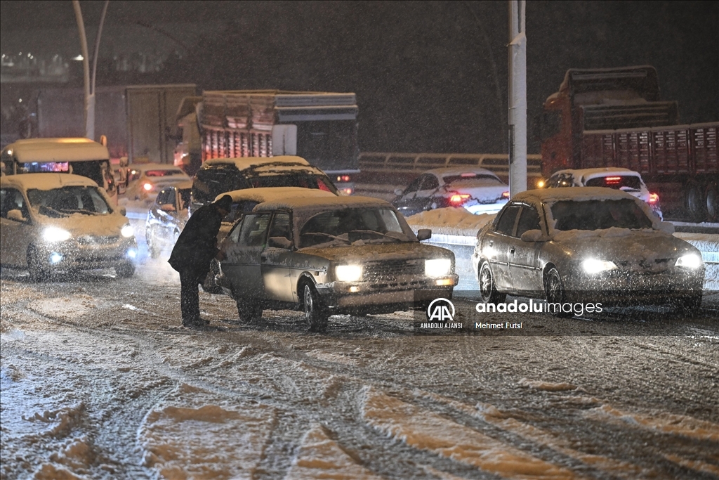 Ankara'da kar yağışı