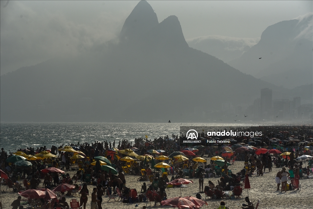 Brazil's Ipanema beach on the hottest day of the summer