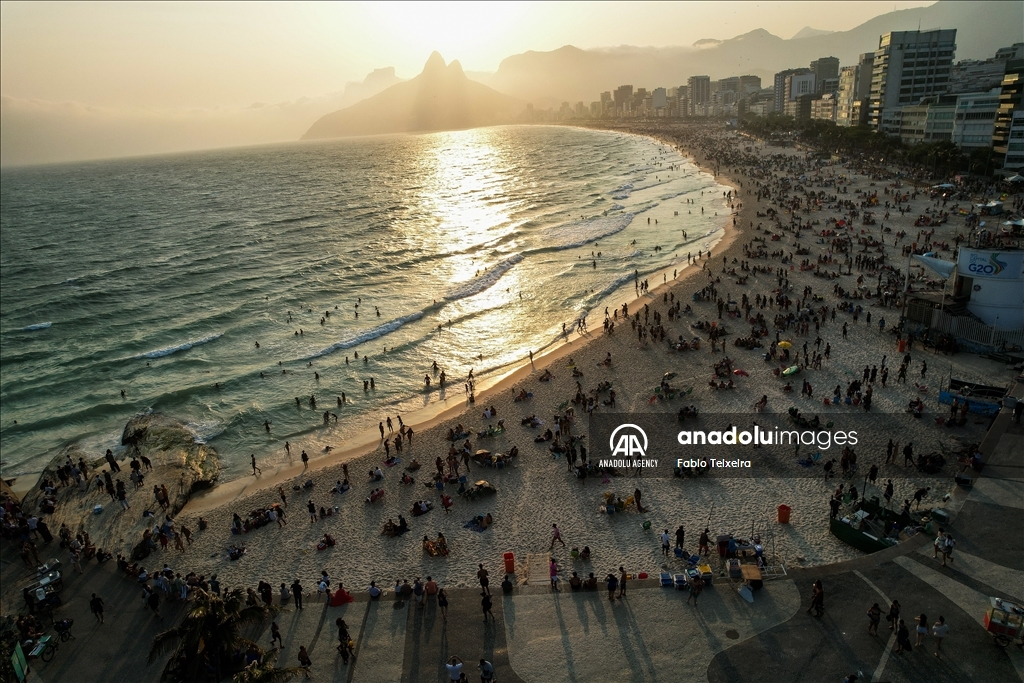 Brazil's Ipanema beach on the hottest day of the summer