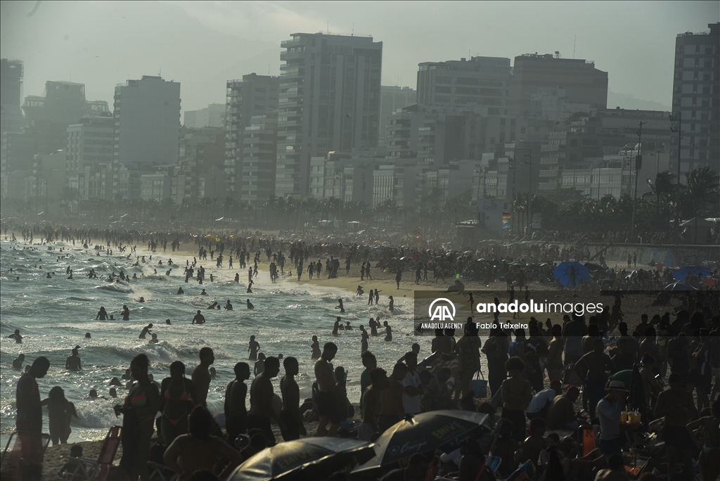 Brazil's Ipanema beach on the hottest day of the summer