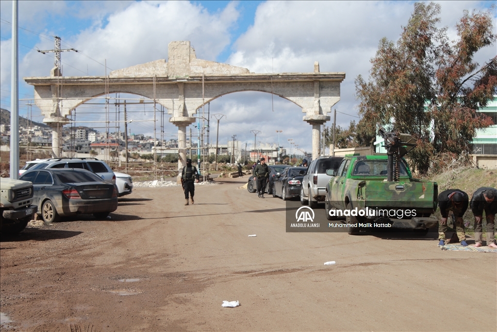 Suriye ordusu, Dera’da devrik rejim unsurlarına operasyon düzenledi