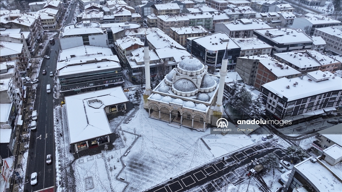 Yurdun çeşitli bölgelerinde kar yağışı etkili oluyor