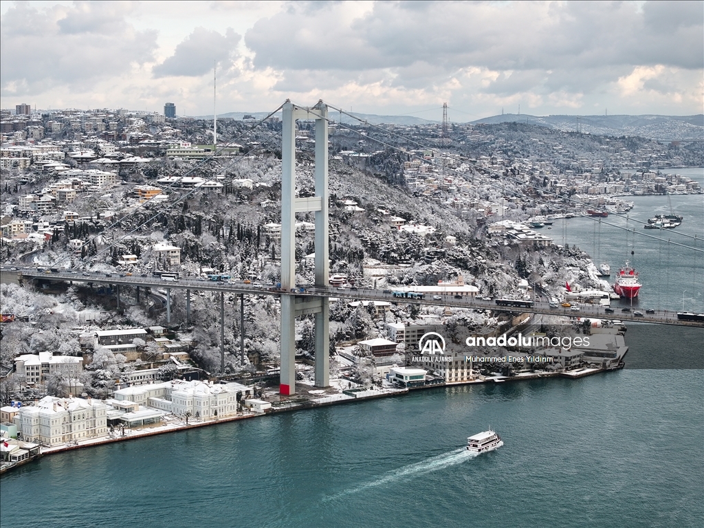 İstanbul'da kar yağışı aralıklarla sürüyor