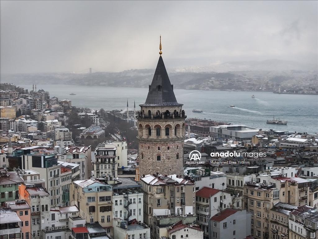 İstanbul'da kar yağışı aralıklarla sürüyor