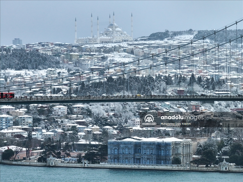 İstanbul'da kar yağışı aralıklarla sürüyor
