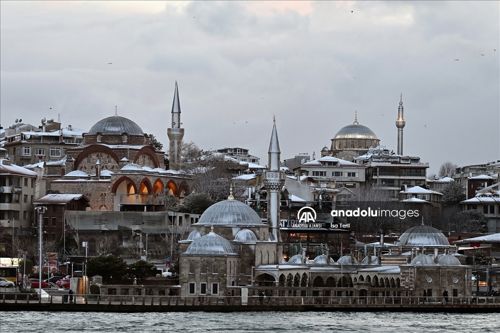 İstanbul'da kar yağışı aralıklarla sürüyor