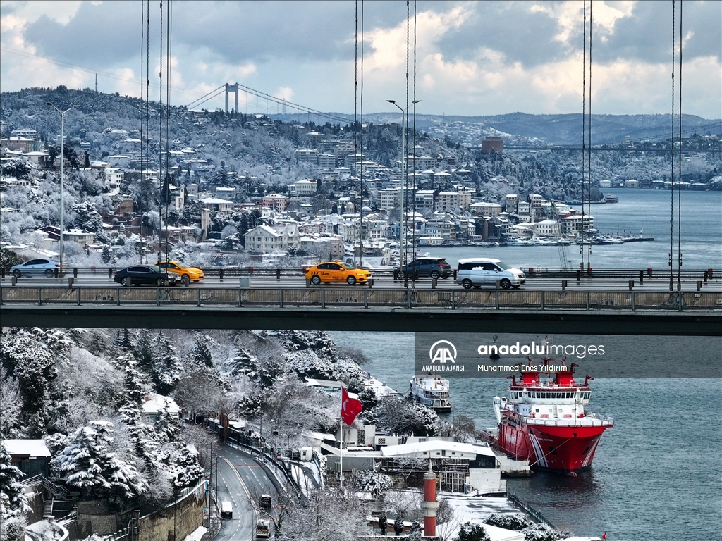 İstanbul'da kar yağışı aralıklarla sürüyor