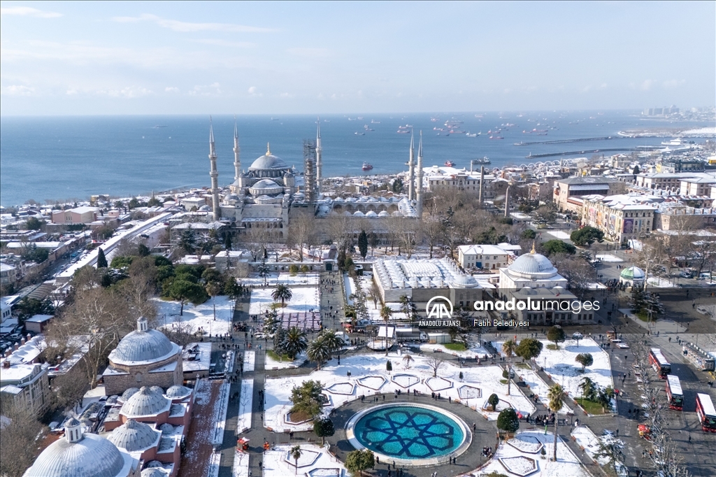 İstanbul'da kar yağışı aralıklarla sürüyor