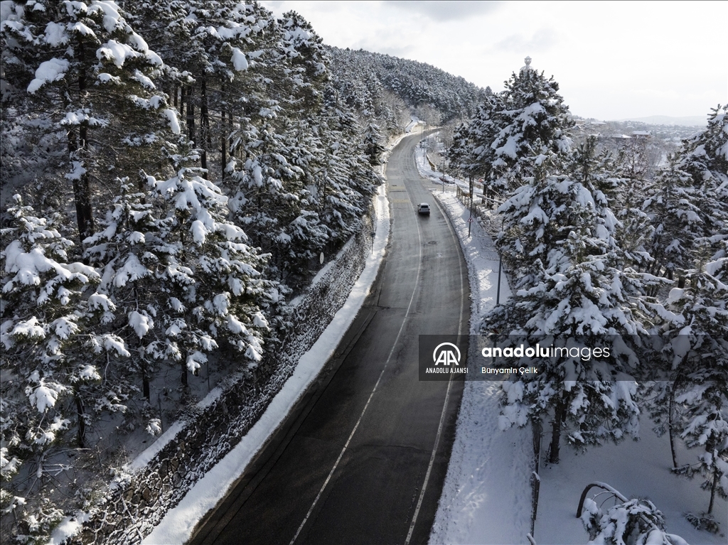 İstanbul'da kar yağışı aralıklarla sürüyor