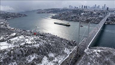 İstanbul'da kar yağışı aralıklarla sürüyor