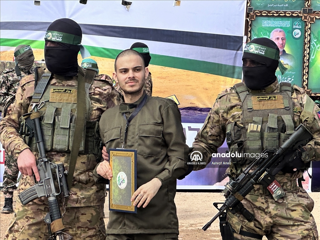 Hamas, Gazze'den bugün serbest bırakılacak 6 İsrailli esirin 3'ünü Nusayrat'ta Kızılhaç'a teslim etti