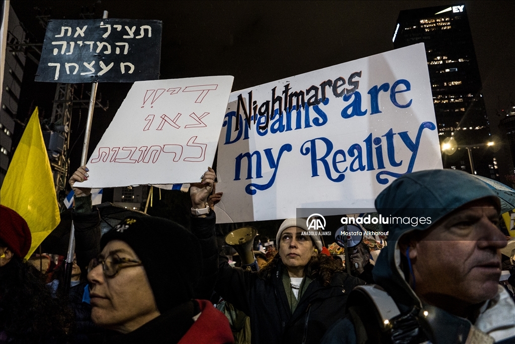 İsrailli esirlerin yakınları Tel Aviv'de gösteri düzenledi