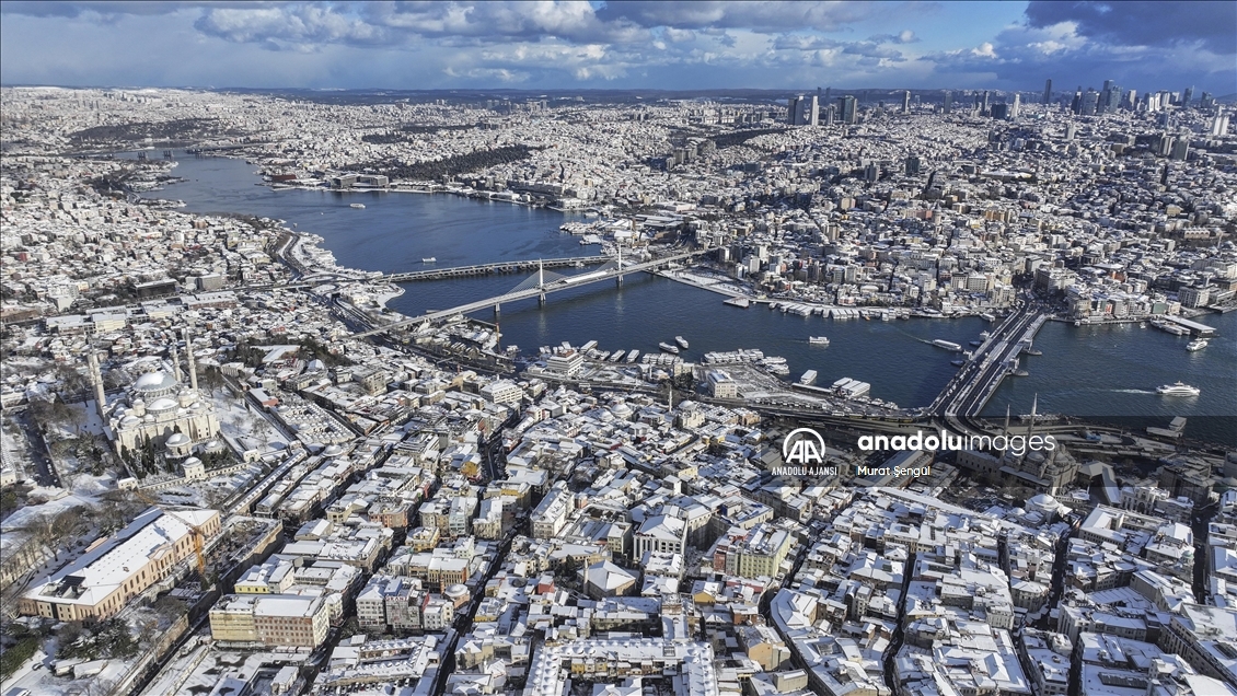 İstanbul'da kar yağışı aralıklarla sürüyor