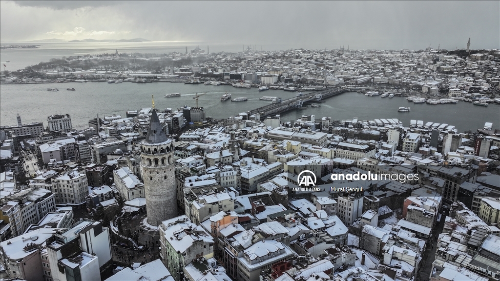 İstanbul'da kar yağışı aralıklarla sürüyor