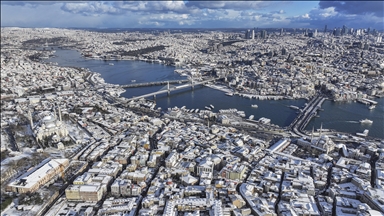 İstanbul'da kar yağışı aralıklarla sürüyor