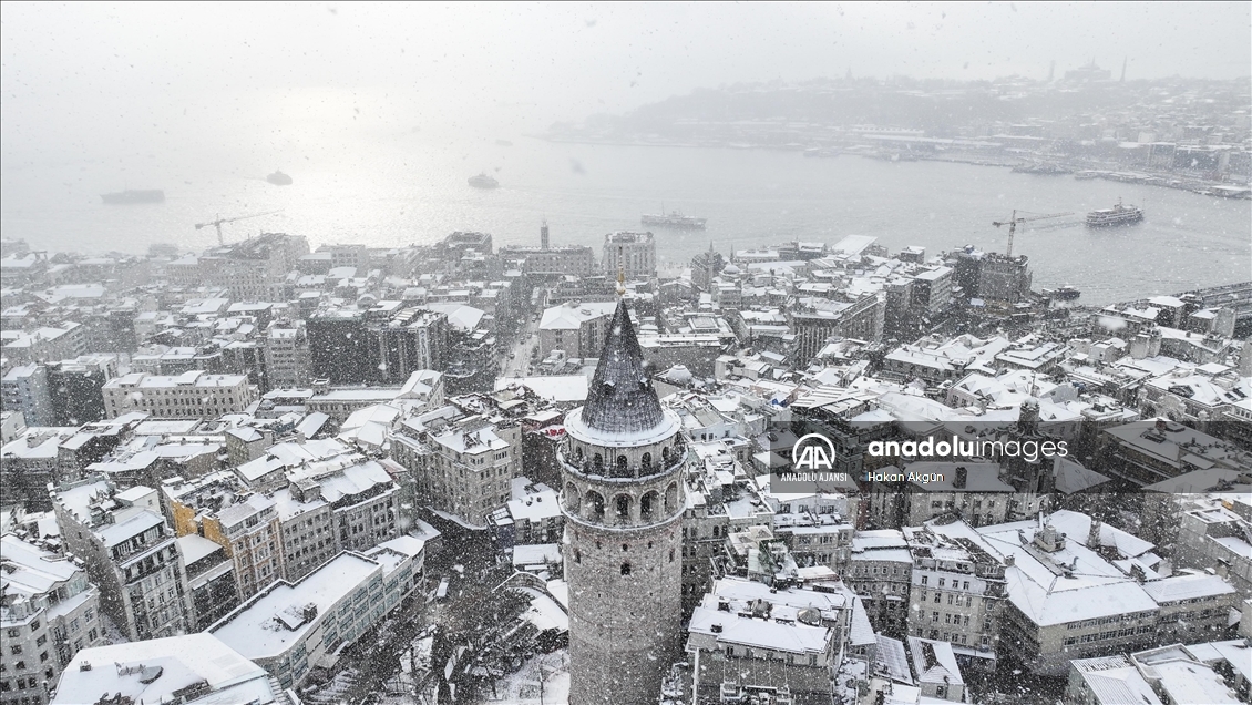 İstanbul'da kar yağışı aralıklarla etkili oluyor