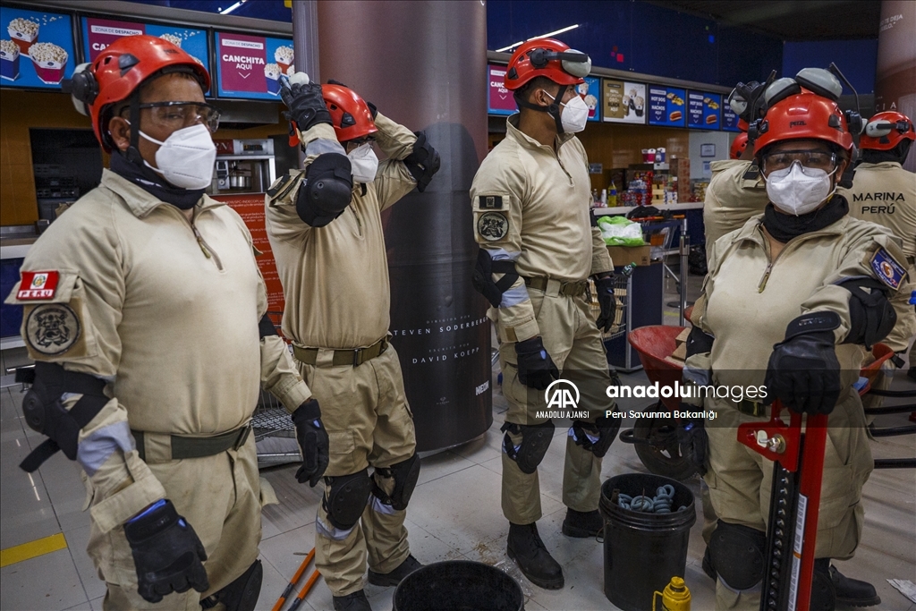 Peru'da alışveriş merkezinin çatısının çökmesi sonucu 8 kişi öldü, 80 kişi yaralandı