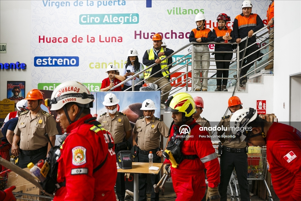 Peru'da alışveriş merkezinin çatısının çökmesi sonucu 8 kişi öldü, 80 kişi yaralandı